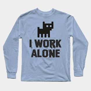 I WORK ALONE in 8 bits Long Sleeve T-Shirt